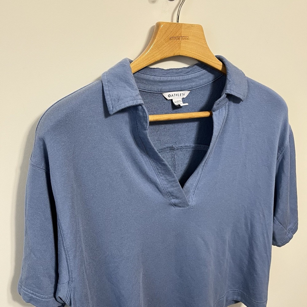 Athleta Westwood Sweatshirt Tee Womens Small V-Neck Cottage Blue Short Sleeve - Picture 2 of 5